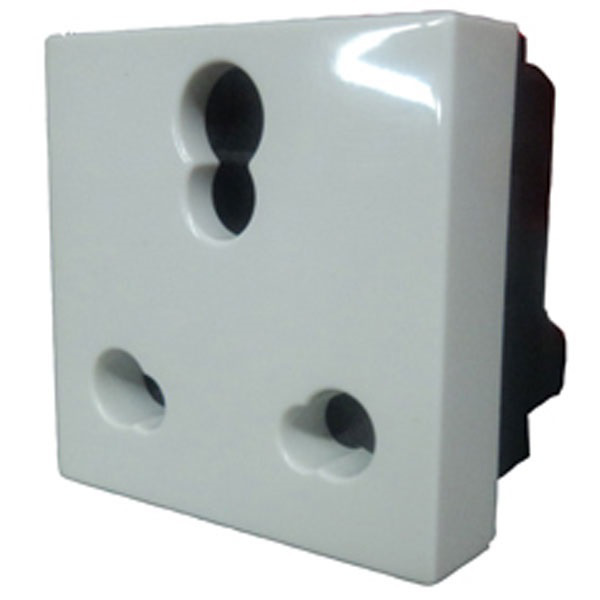Legrand Arteor 573471 6A-16A 3 Pin White Sockets