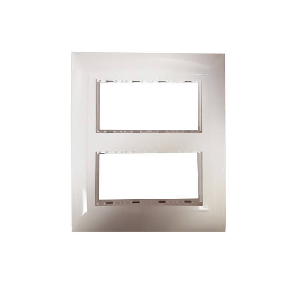 Legrand Britzy 673495 8M 4X2 White Cover Plate With Frame