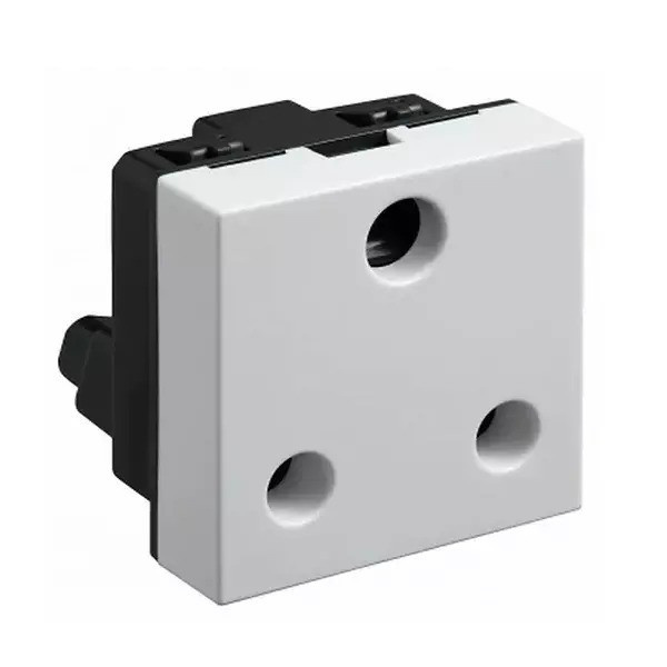 Legrand Arteor 573424 6A 3 Pin White Sockets